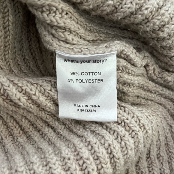 Weekend Stories Sweater - Picture 4 of 4